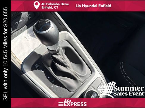 Used 2024 Hyundai Venue SEL FWD image 21