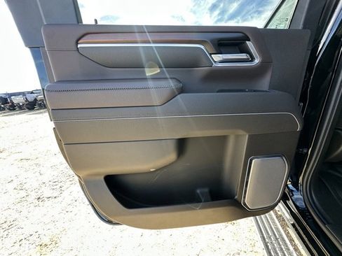 New 2026 GMC Sierra 2500 Denali w/ Denali Reserve Package image 25