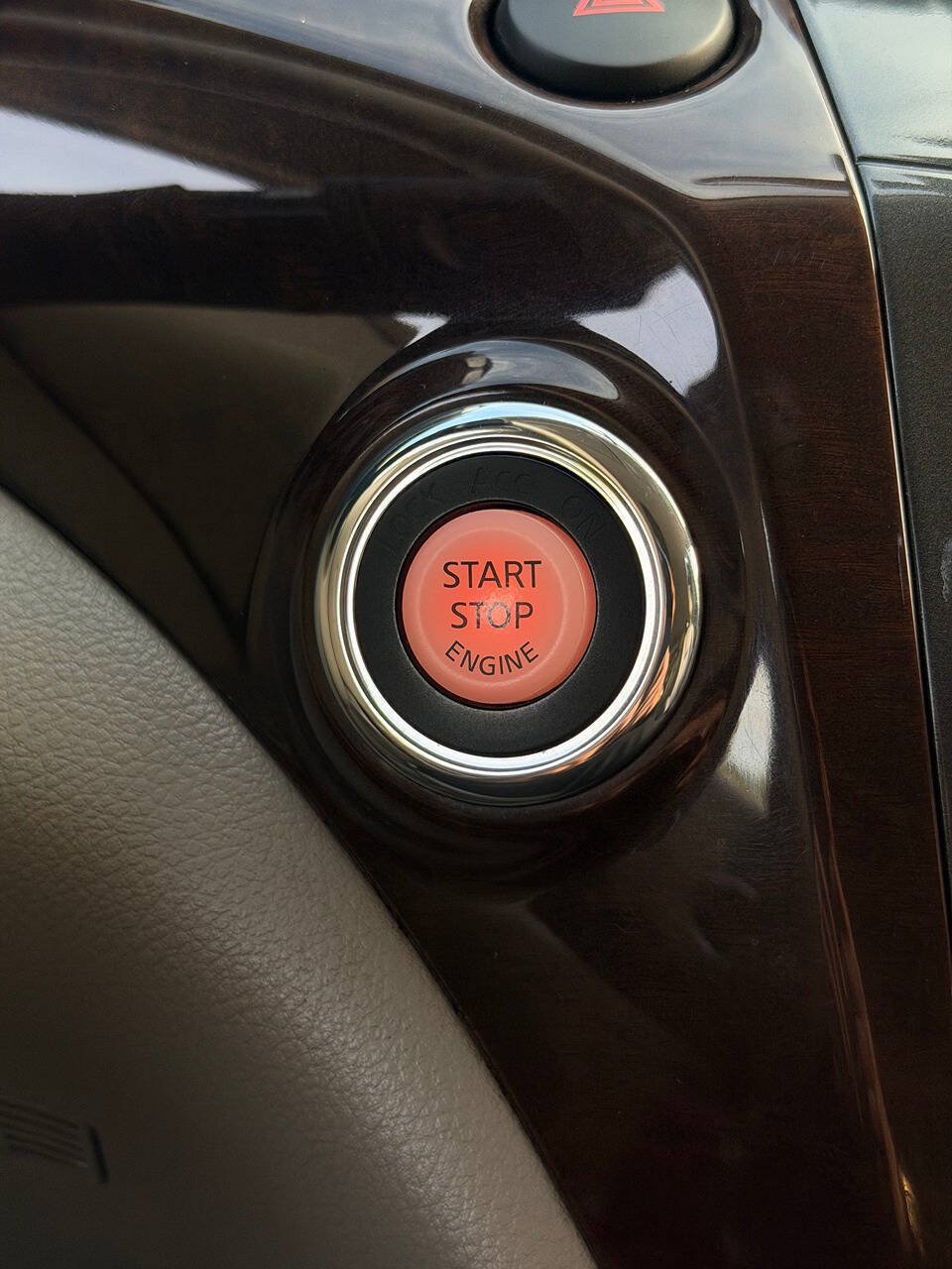 Used 2015 Nissan Quest SV w/ Leather Package FWD image 33
