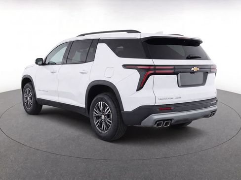 Used 2024 Chevrolet Traverse LT AWD/4WD image 6