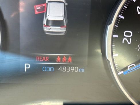 Used 2021 Toyota RAV4 XLE image 26