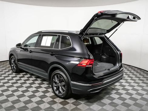 Certified 2023 Volkswagen Tiguan SE w/ Panoramic Sunroof Package image 38