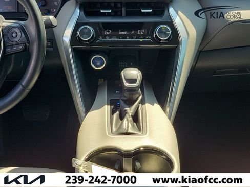 Used 2021 Toyota Venza LE AWD/4WD image 20