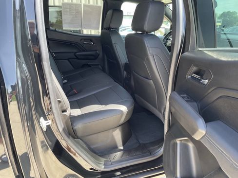 Used 2024 Chevrolet Colorado LT w/ LT Convenience Package III image 12