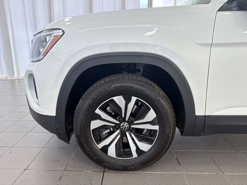 New 2026 Volkswagen Atlas SE FWD image 12