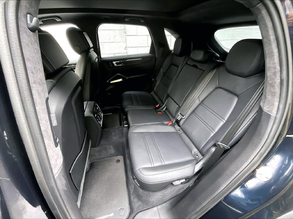 Used 2023 Porsche Cayenne Turbo AWD/4WD image 22