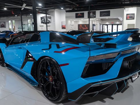 Used 2021 Lamborghini Aventador SVJ image 5