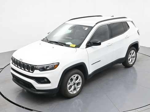 Used 2025 Jeep Compass Latitude AWD/4WD image 20