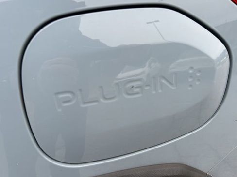 Used 2019 Subaru Crosstrek Hybrid w/ Moonroof Package w/Navigation image 13