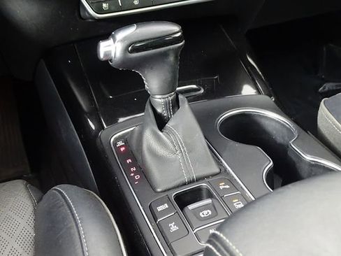 Used 2019 Kia Sorento SX image 42