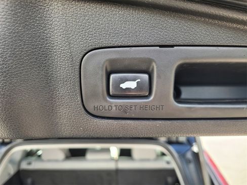 Used 2020 Honda CR-V Touring image 9