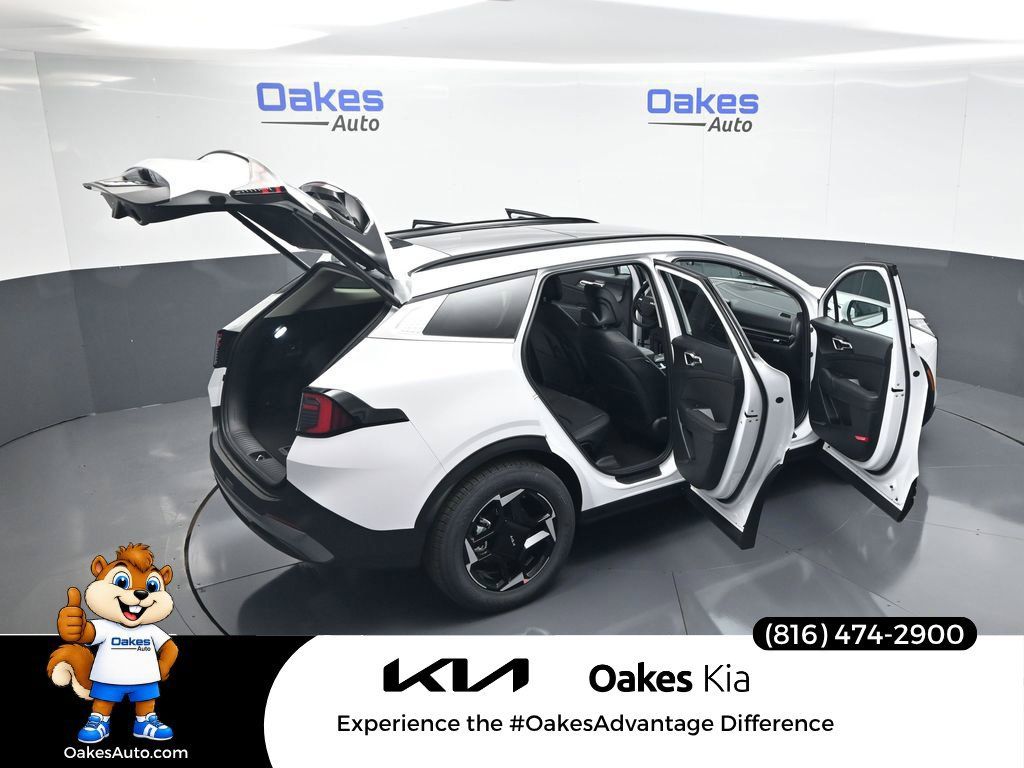 Certified 2026 Kia Sportage EX w/ EX Panorama Roof Package FWD image 58