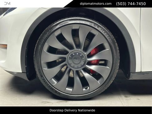 Used 2023 Tesla Model Y Performance image 37