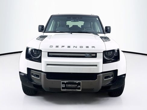 Used 2025 Land Rover Defender 90 X-Dynamic SE AWD/4WD image 2