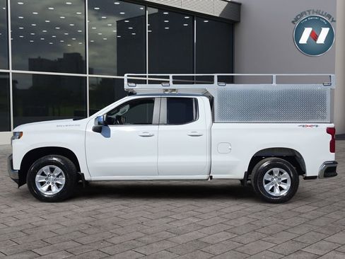 Used 2021 Chevrolet Silverado 1500 LT w/ Safety Package II AWD/4WD image 2
