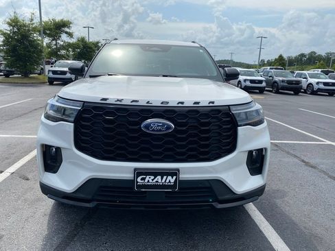 Used 2025 Ford Explorer ST-Line RWD image 2