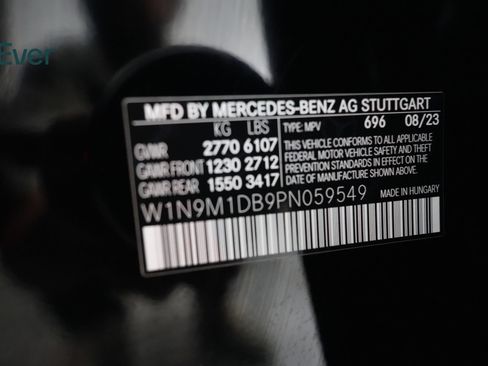 Used 2023 Mercedes-Benz EQB 350 4MATIC SUV image 25