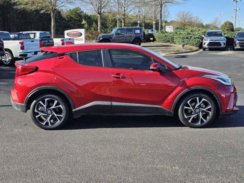 Used 2021 Toyota C-HR XLE image 10