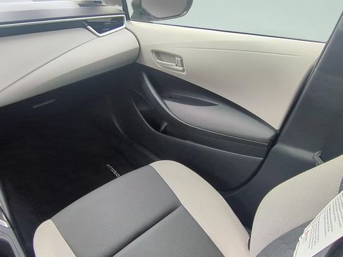 Used 2024 Toyota Corolla LE FWD image 12