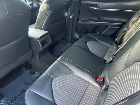 Certified 2022 Toyota Camry SE image 11