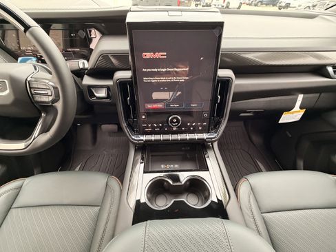 New 2026 GMC Yukon AT4 w/ AT4 Premium Plus Package image 24