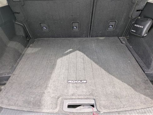 Used 2023 Nissan Rogue SV w/ SV Premium Package image 36