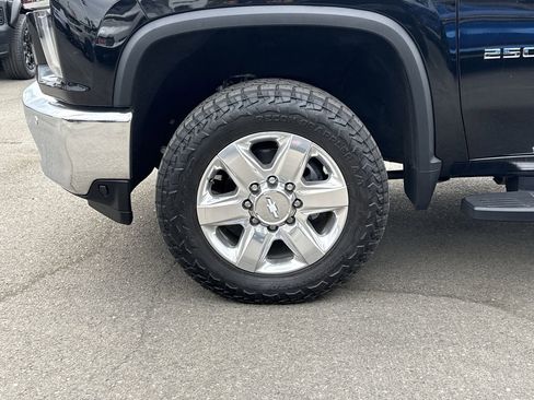 Used 2020 Chevrolet Silverado 2500 LTZ w/ LTZ Premium Package image 32