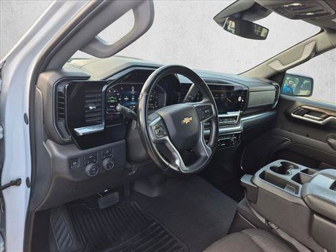 Used 2025 Chevrolet Silverado 1500 LT AWD/4WD image 10