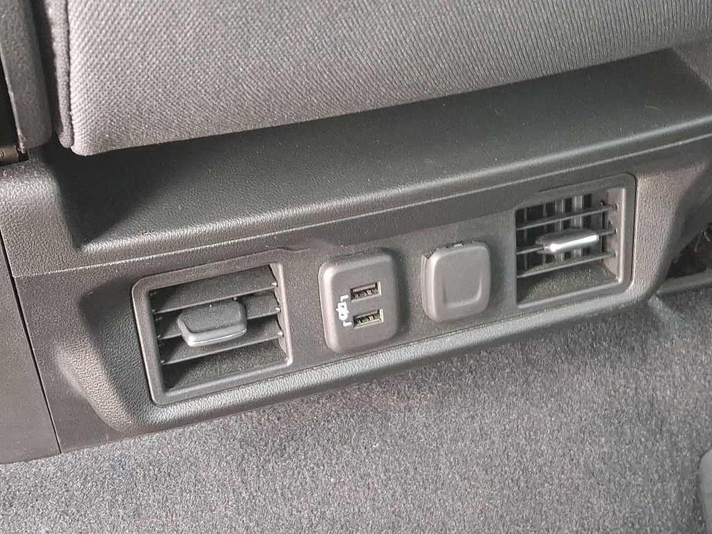 Certified 2022 Chevrolet Silverado 1500 LT AWD/4WD image 11