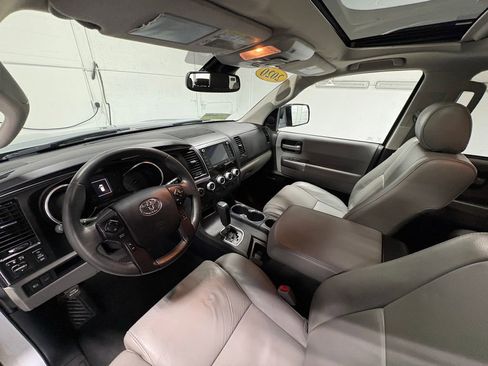 Used 2020 Toyota Sequoia Limited image 22
