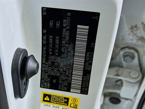 Used 2019 Toyota Highlander XLE image 12