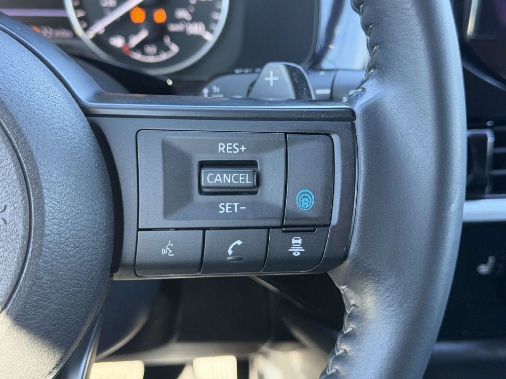 Used 2024 Nissan Pathfinder SV AWD/4WD image 23