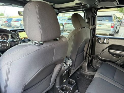 Used 2023 Jeep Gladiator Sport AWD/4WD image 26
