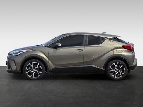 Used 2021 Toyota C-HR XLE FWD image 7