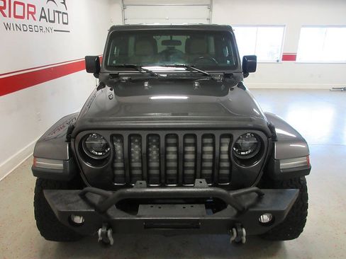 Used 2018 Jeep Wrangler Unlimited Sahara w/ LED Lighting Group AWD/4WD image 11