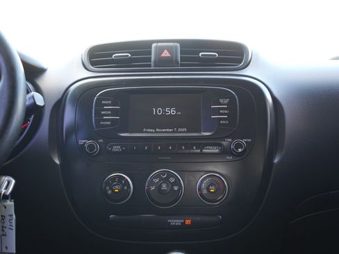 Used 2017 Kia Soul image 18