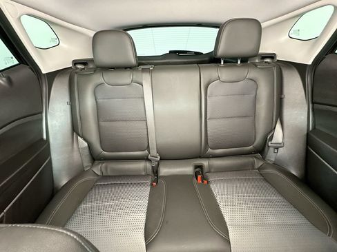 Used 2025 Chevrolet Trax LT w/ LT Convenience Package FWD image 13