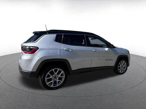 Used 2025 Jeep Compass Limited AWD/4WD image 15