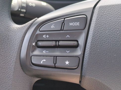 Used 2026 Hyundai Venue SE FWD image 19