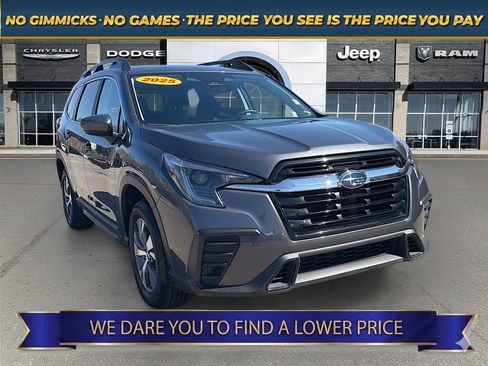 Used 2025 Subaru Ascent Premium AWD/4WD image 1