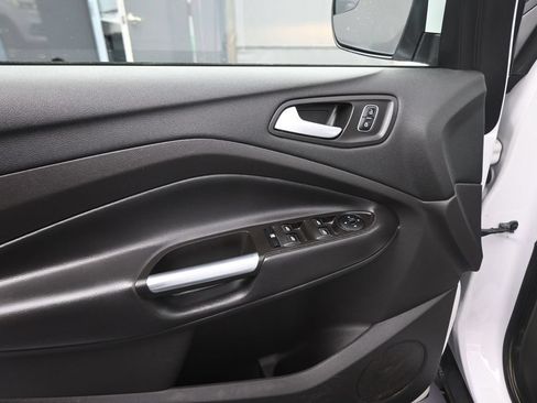 Used 2017 Ford Escape SE AWD/4WD image 40