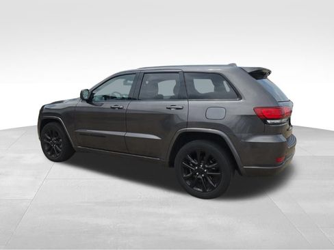 Used 2021 Jeep Grand Cherokee Laredo X RWD image 11