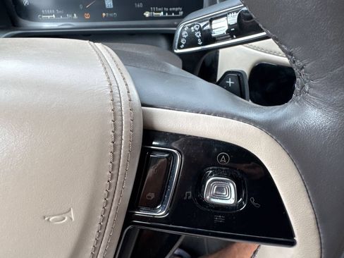 Used 2021 Lincoln Aviator Reserve w/ Equipment Group 201A AWD/4WD image 27