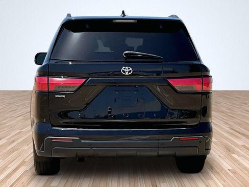 Used 2024 Toyota Sequoia SR5 w/ SR5 Premium Package AWD/4WD image 4