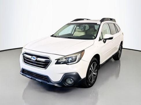 Used 2019 Subaru Outback 3.6R Limited AWD/4WD image 4