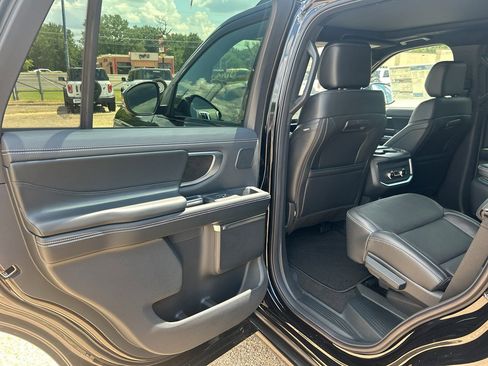 New 2025 Ford Expedition Platinum w/ Stealth Performance Package image 18