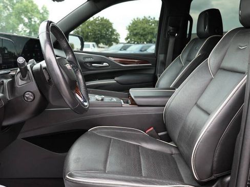 Used 2023 Cadillac Escalade ESV Premium Luxury AWD/4WD image 13