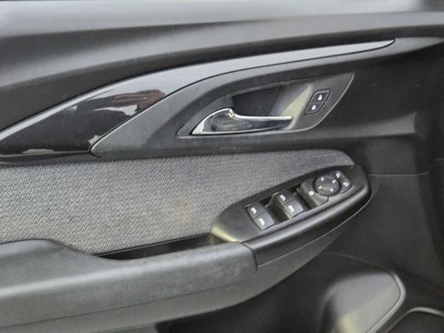 Used 2021 Chevrolet TrailBlazer LT w/ Premium Seating Package FWD image 10