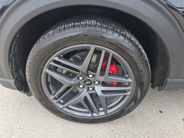 Used 2025 Ford Explorer ST-Line w/ Premium Package RWD image 23