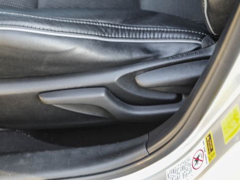 Used 2015 Toyota Corolla S FWD image 19